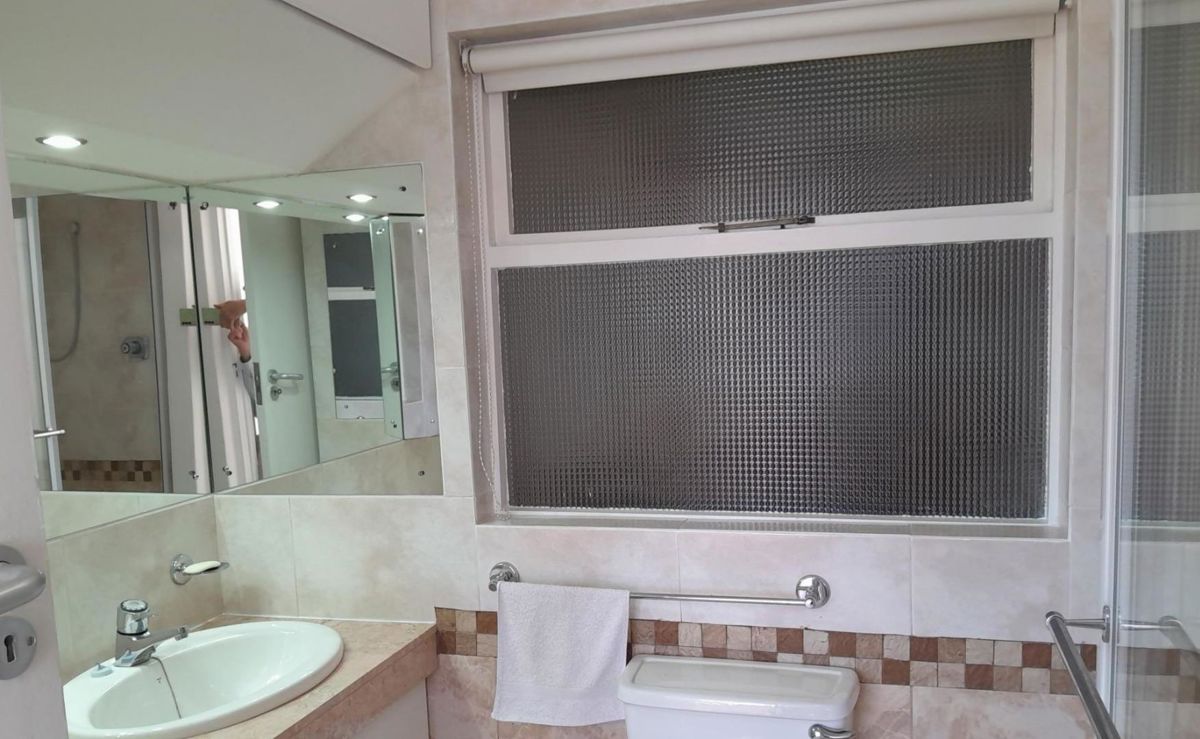 010R Good Hope Unit 89 (Flat 517), Beach Road 159, Mouille Point