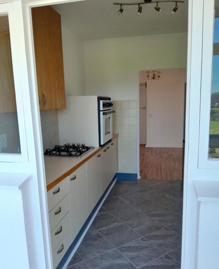 010R Good Hope Unit 89 (Flat 517), Beach Road 159, Mouille Point